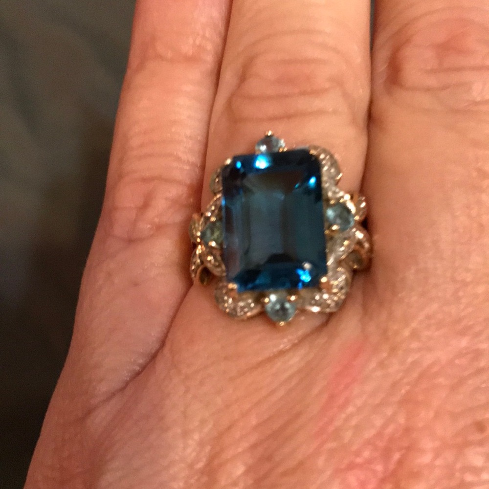 London blue topaz & diamond ring 10k size 7 1/2